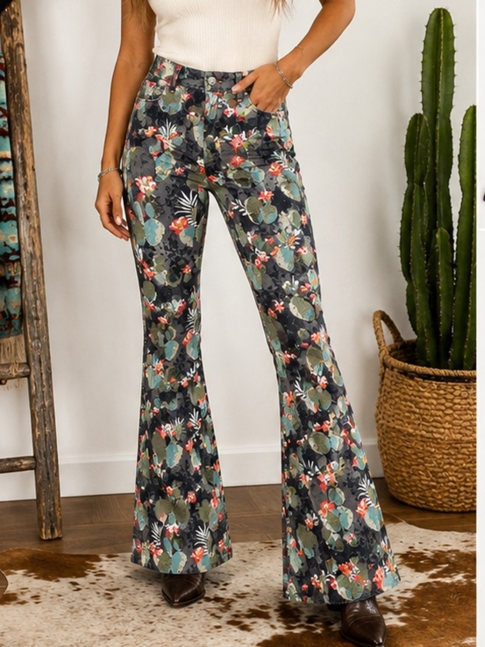 L&B Black Floral Cactus Print bell bottoms size 12 nwt